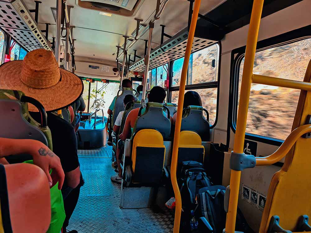 Costa-Rica-Gepäck-im-Bus