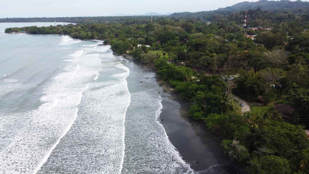 Cahuita Playa Negra