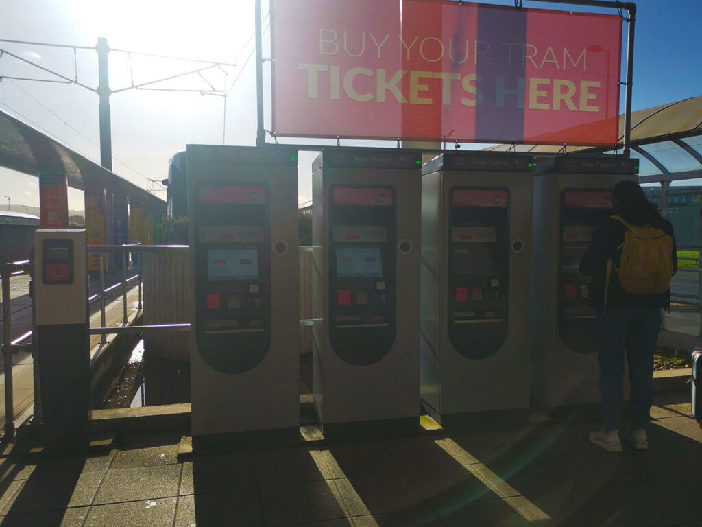 Straßenbahn Tickets kaufen Edinburgh