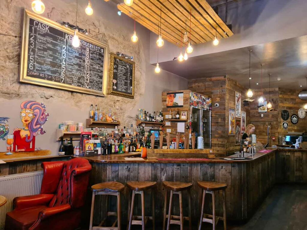 Die besten Pubs in Edinburgh - The Hanging Bat