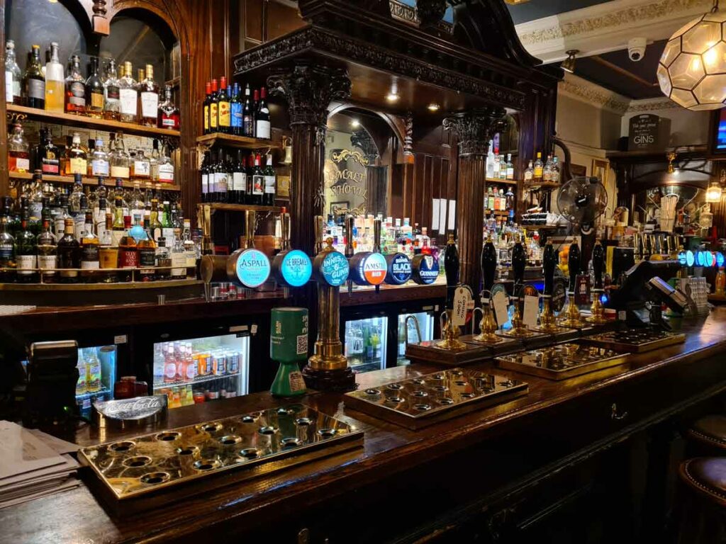 Die besten Pubs in edinburgh - Malt Shovel Inn