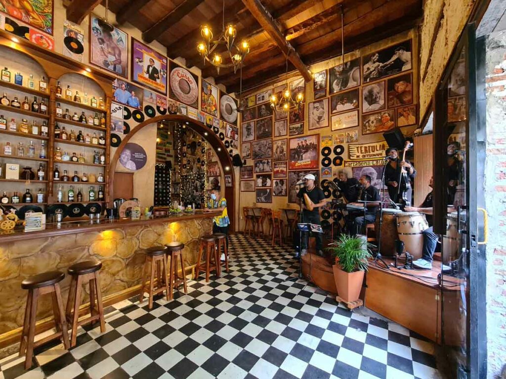 die besten bars in cartagena kolumbien