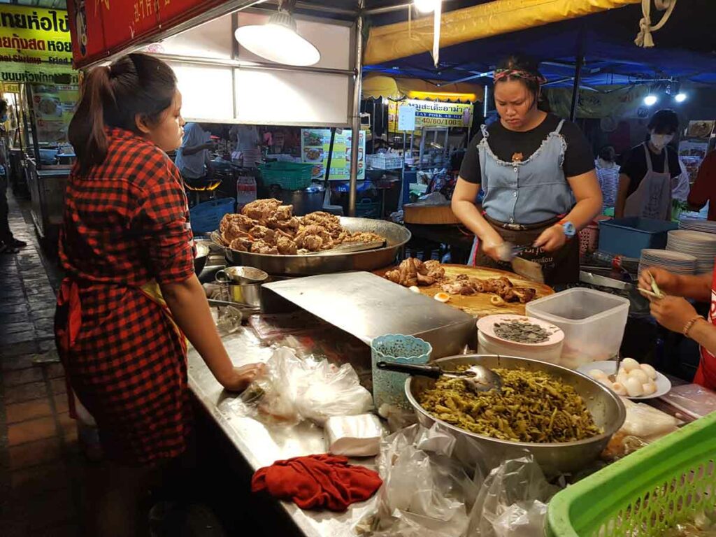 Chiang Mai Sehenswürdigkeiten Food Market