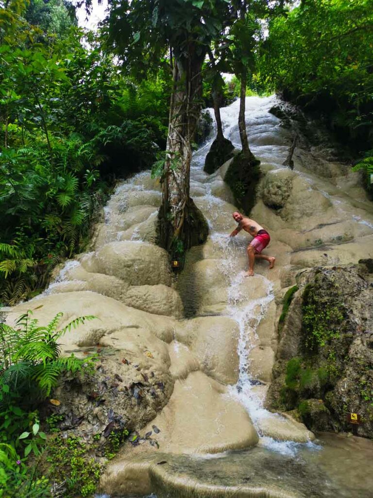 Klettern am Sticky Waterfall in Chiang Mai