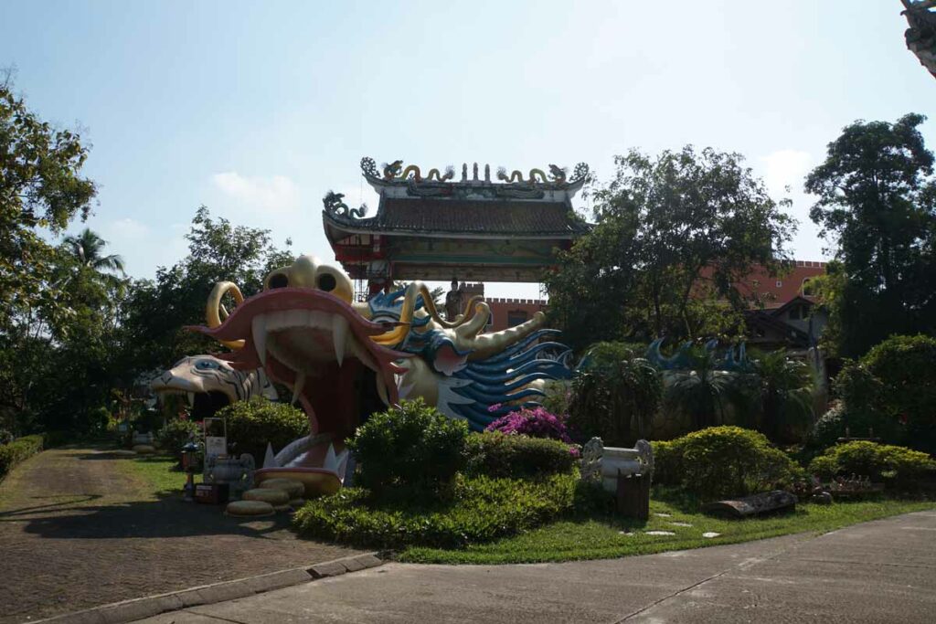 drachentempel - chiang mai sehenswürdigkeiten