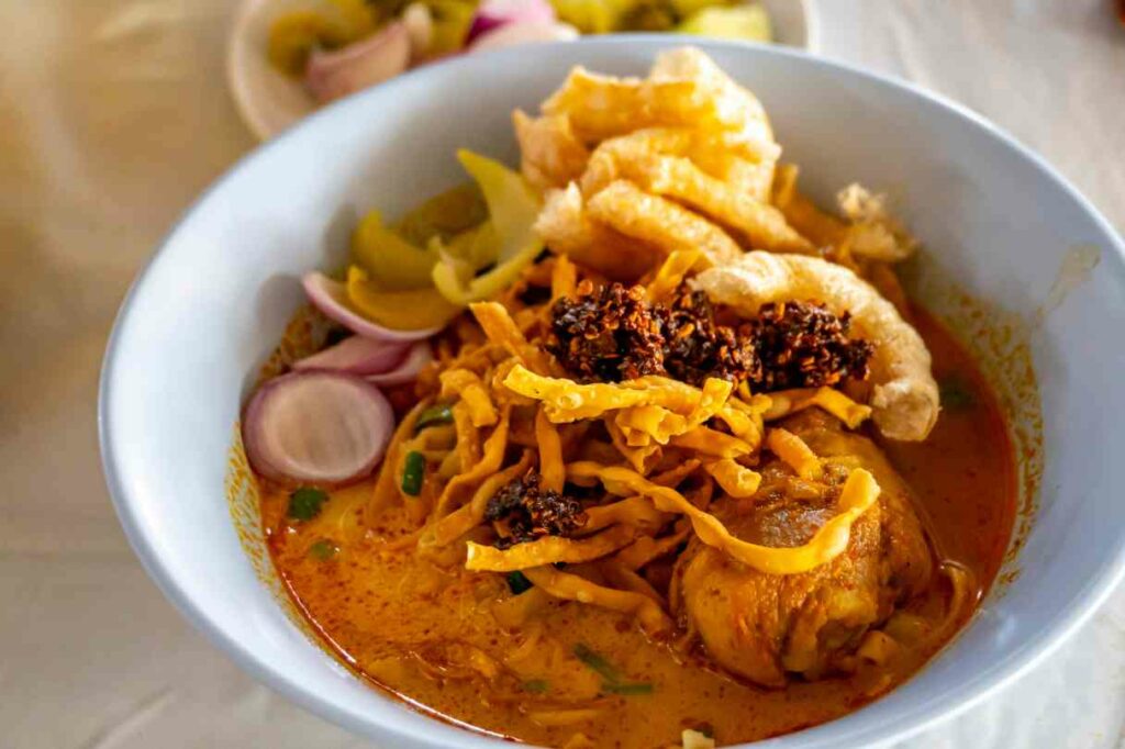 Essen in Thailand Khao Soi