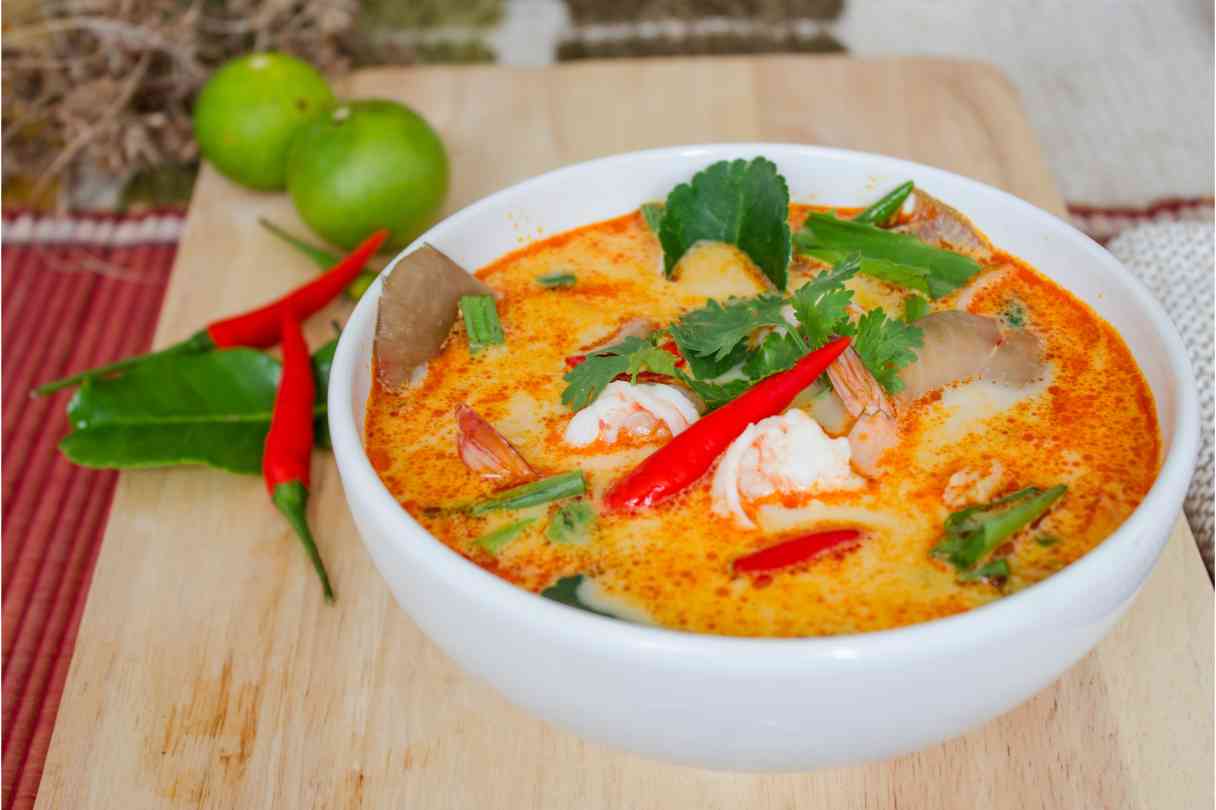 Essen in Thailand 🇹🇭 🍜 Diese 16 Gerichte solltest du probieren