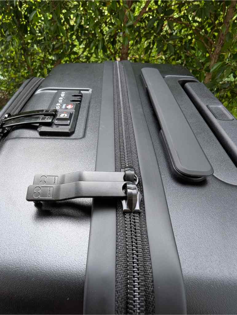 Level 8 Koffer Road Runner carry on (1)