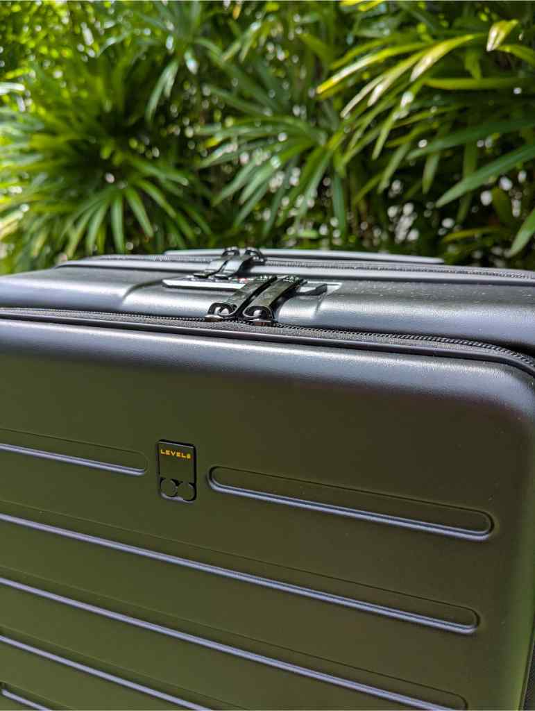 Level 8 Koffer Road Runner carry on (3)